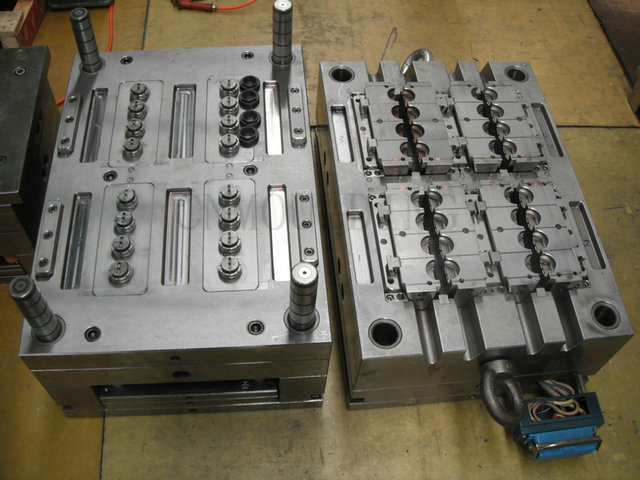 multiple-cavity injection mold
