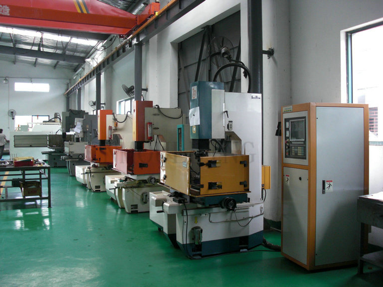 injection mold equipment