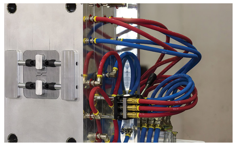 Temperature Control in Plastic Injection Molding